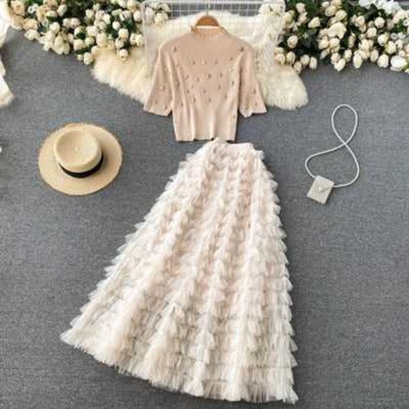 Women Pearls Golden Buttons Knitted Top And Long Skirts - Picture 2 of 12